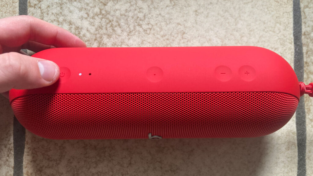 Beats Pill Test – Steuerung